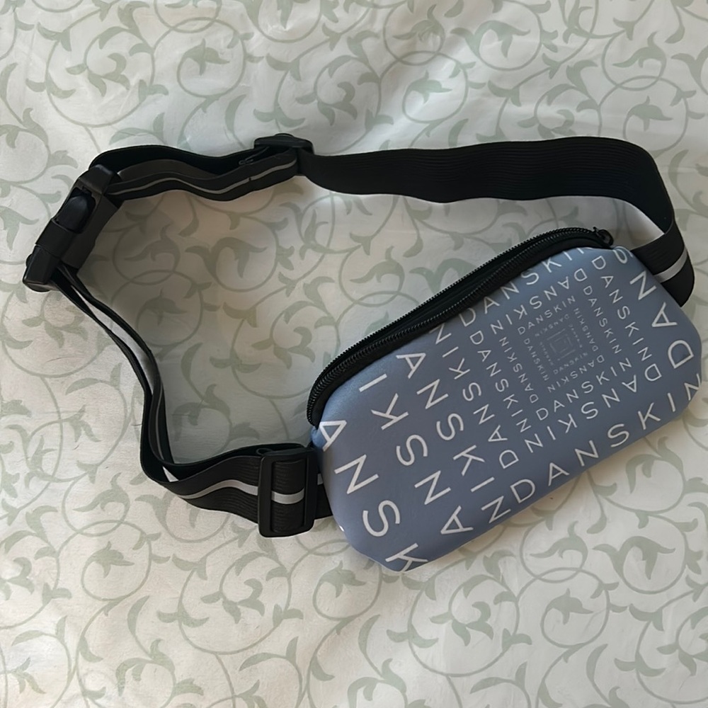 Danskin Sports Fanny Pack / Mini Bag